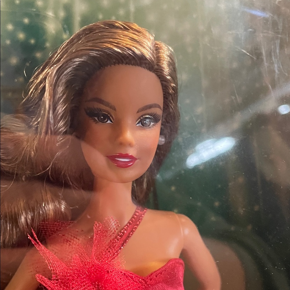 Barbie Signature 2022 Holiday Doll in Vibrant Red - Picture 2 of 3